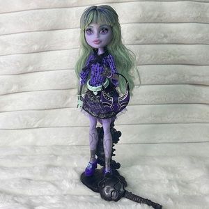 Monster High Twyla Doll - 13 Wishes 2013 Retired